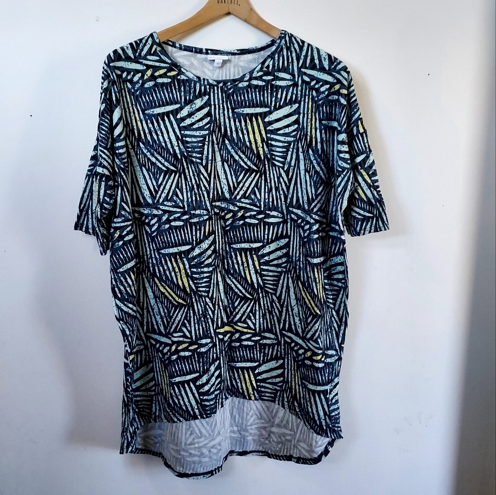 LuLaRoe tropical leaves pattern Irma top blue M